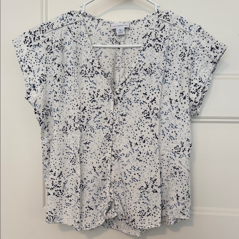 Liz Claiborne White and Blue Patterned Blouse